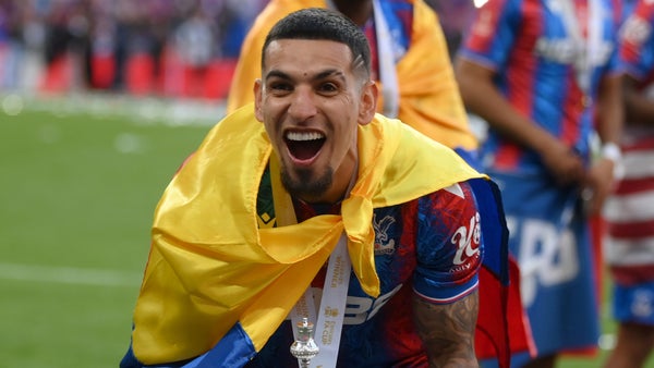 Daniel Muñoz estaría en el radar de Milan, Chelsea y Barcelona Daniel Muñoz estaría en el radar de Milan, Chelsea y Barcelona