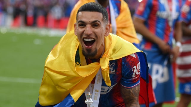 Daniel Muñoz sería pretendido por tres gigantes europeos - @EmiratesFACup