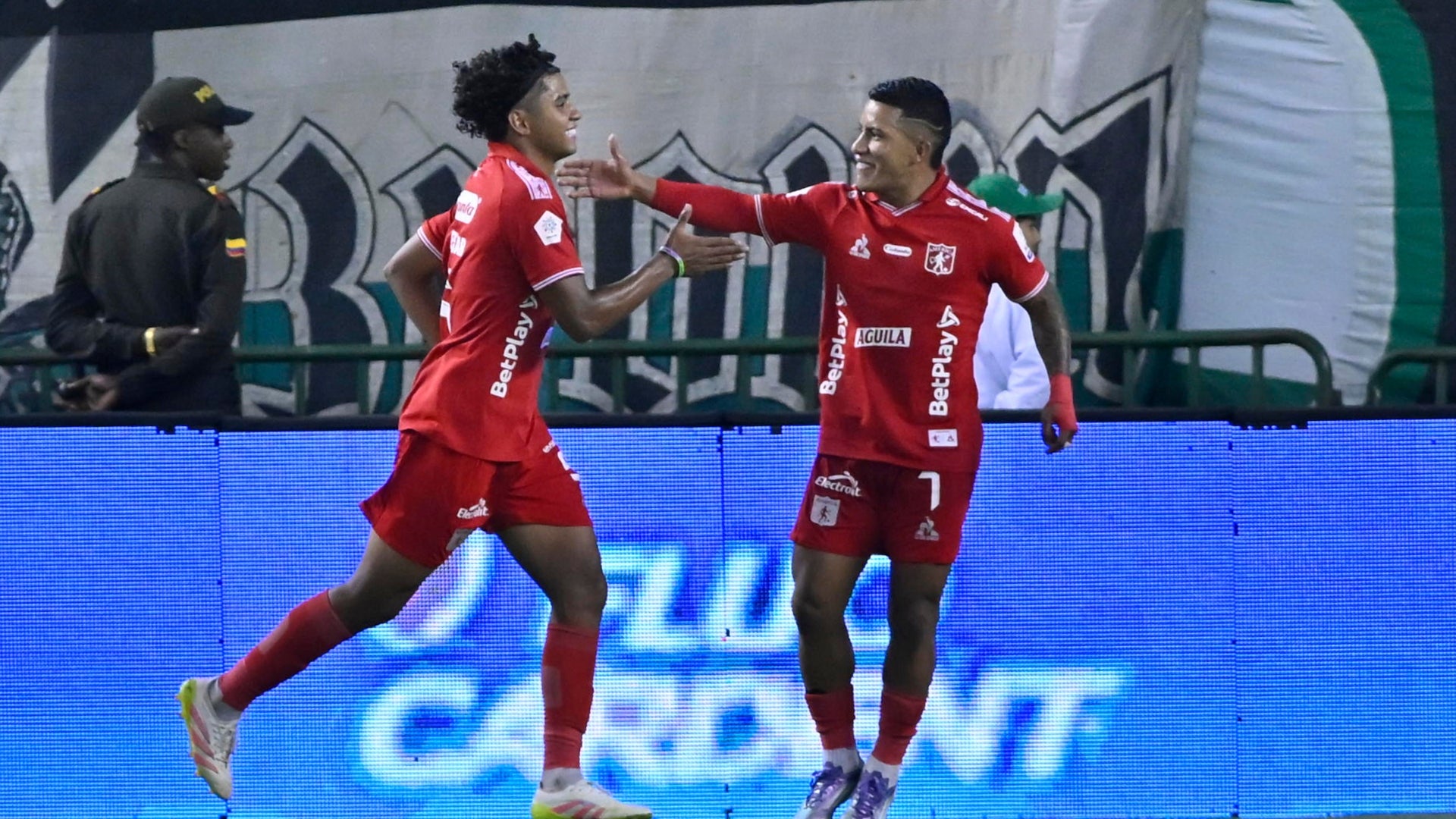 Josen Escobar y Cristian Barrios en América de Cali - VizzorImage