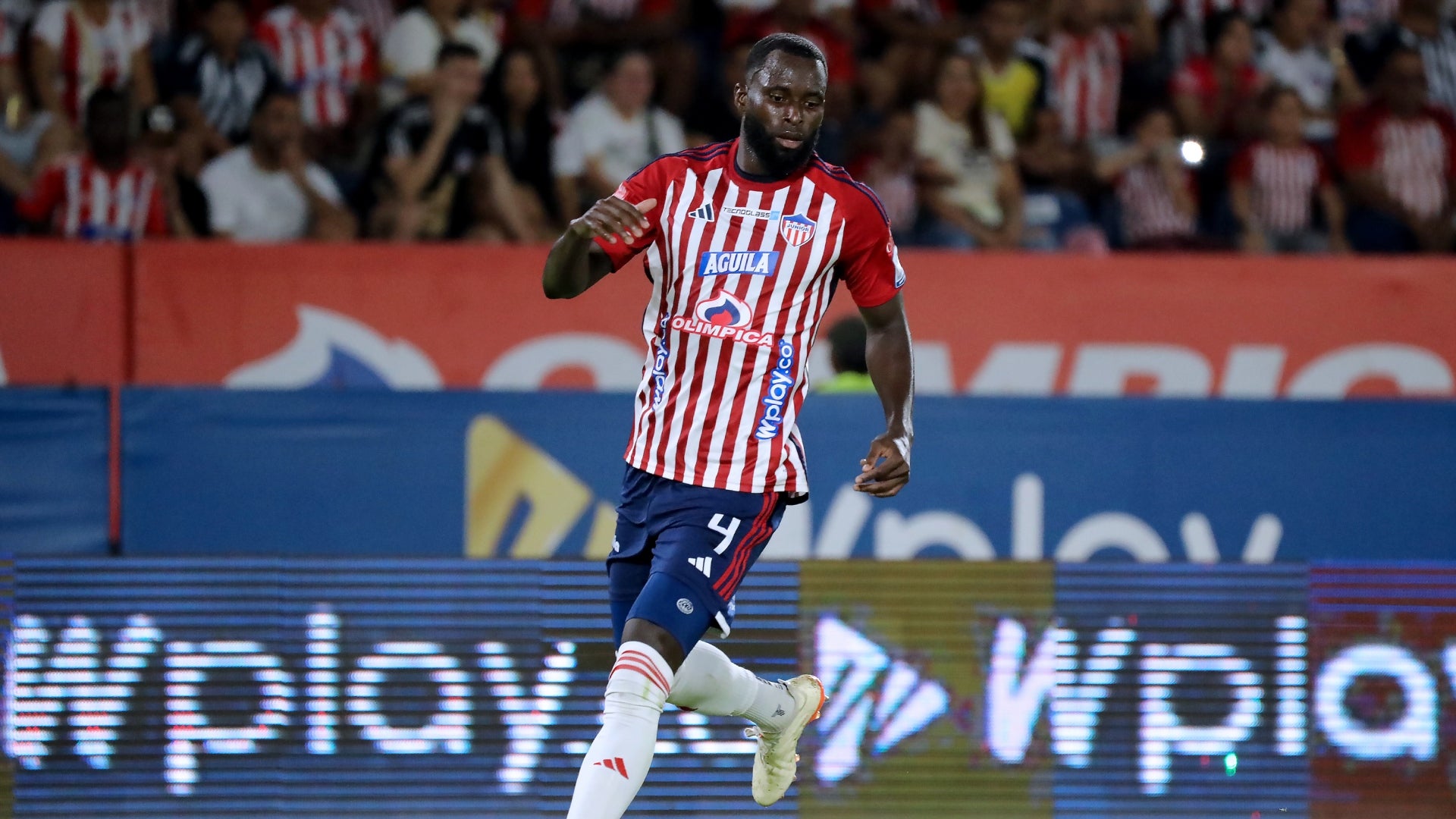 Cuenú recibió la tarjeta roja