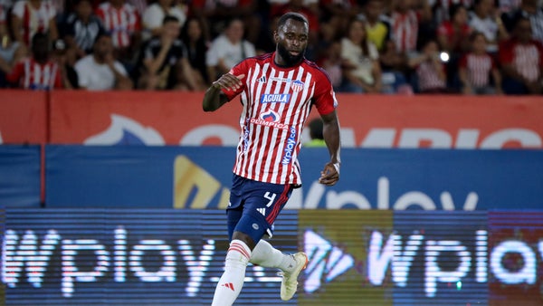 José Cuenú recibió la tarjeta roja en Junior de Barranquilla