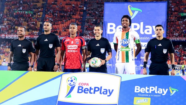 El árbitro sancionó penalti para Envigado ante Medellín El árbitro sancionó penalti para Envigado ante Medellín