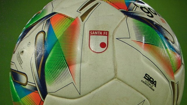 Balon del FPC con logo de Santa Fe - @SantaFe