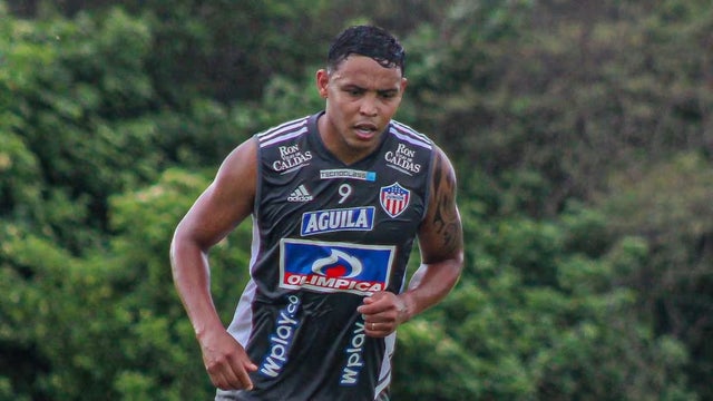 Luis Fernando Muriel entrenando con Junior