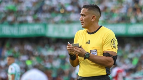 Jairo Mayorga dirigirá América vs Nacional por Copa - VizzorImage