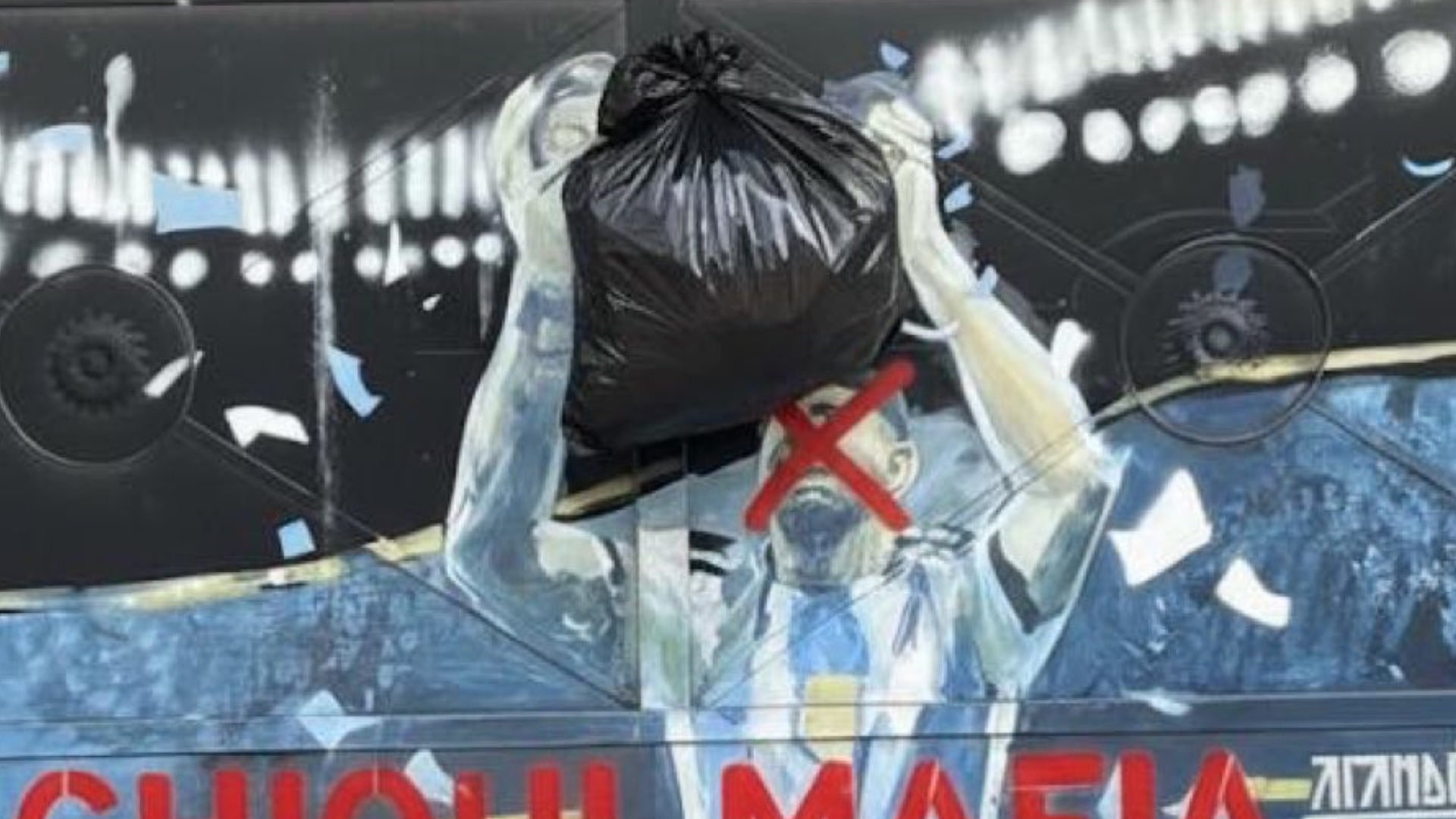 Vandalizan murales de Lionel Messi