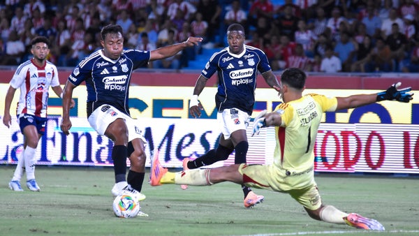 Medellín reclamó esta jugada como penalti ante Junior