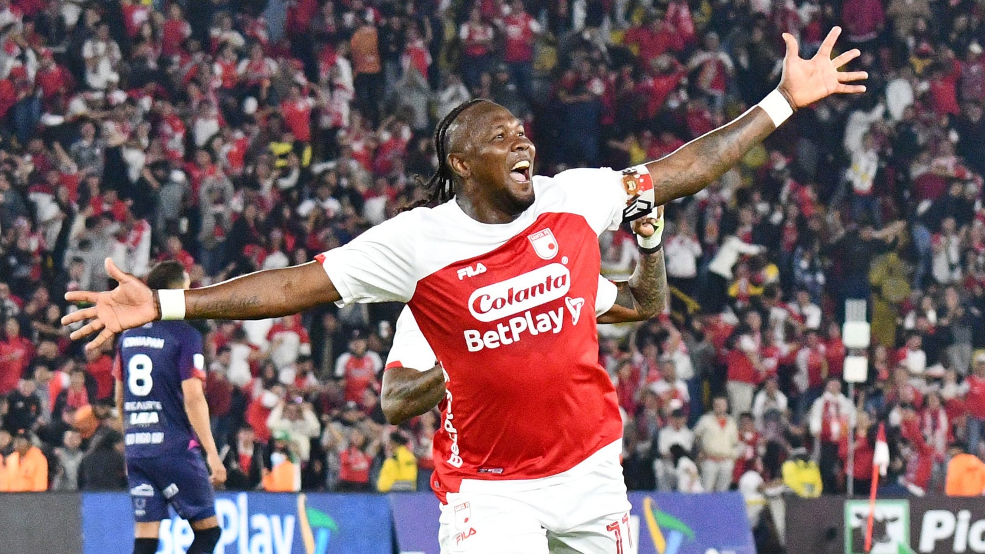 Hugo Rodallega marco gol desde 35 metros de distancia - VizzorImage