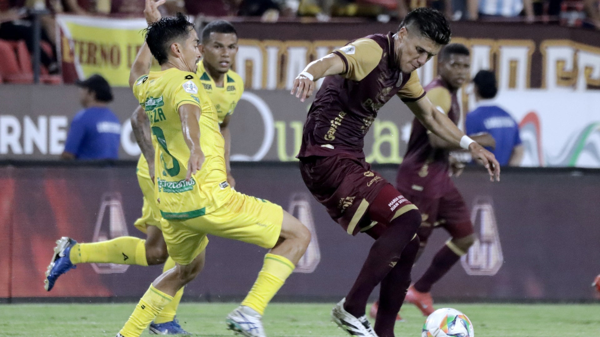 Bucaramanga empato en casa de Tolima por la fecha 2 - VizzorImage