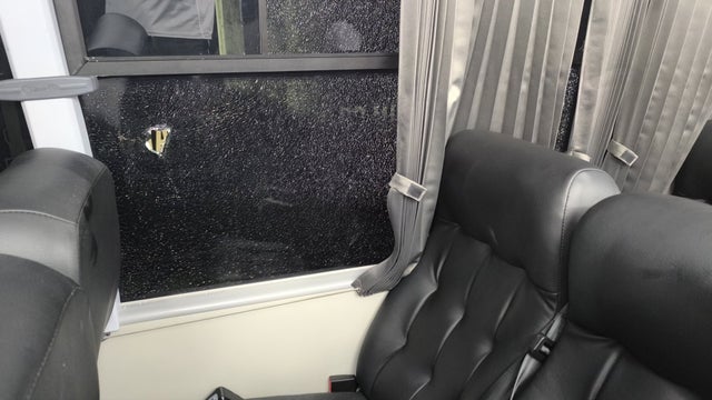 Bus de Junior fue atacado (1)