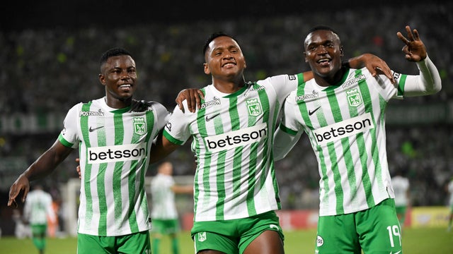 Marino Hinestroza, Alfredo Morelos y Kevin Viveros con Nacional en Libertadores - AFP