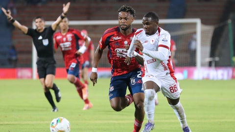 Medellin y America firmaron un empate a fuego en el Atanasio - VizzorImage