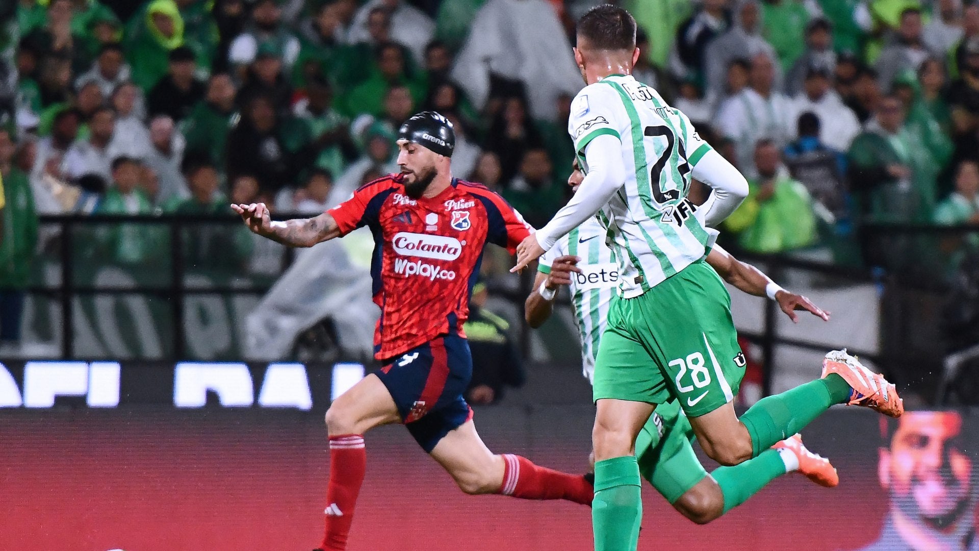 Nacional casi hace un autogol ante Medellín