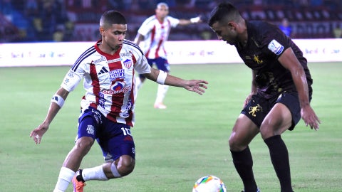 Enamorado falló una clara opción para Junior ante América