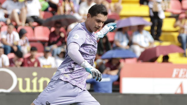 Neto Volpi voló para evitar dos golazos de Fortaleza a Tolima Neto Volpi voló para evitar dos golazos de Fortaleza a Tolima