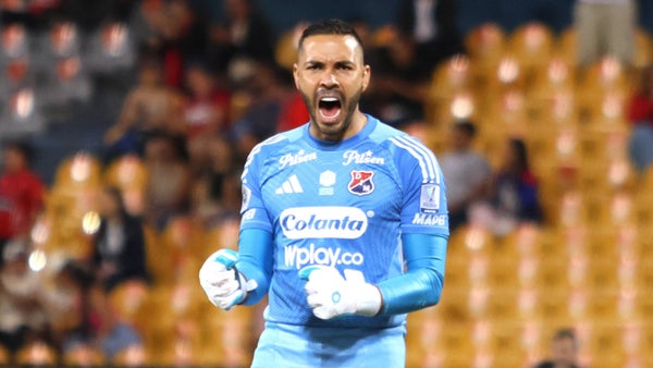 Medellín vs. Junior: Chaux atajó un polémico penal al 'tiburón' Medellín vs. Junior: Chaux atajó un polémico penal al 'tiburón'