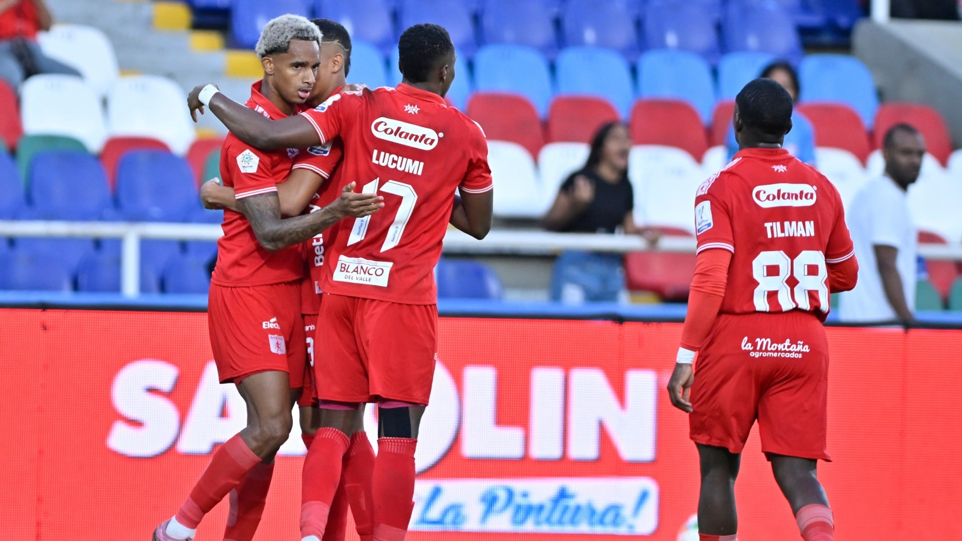 América derroto a Nacional y lo eliminó de la Liga - VizzorImage