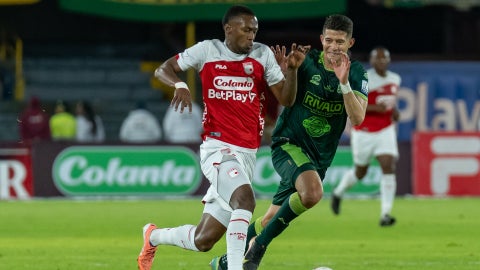 Santa Fe igualo sin goles ante Bucaramanga en Bogota - VizzorImage