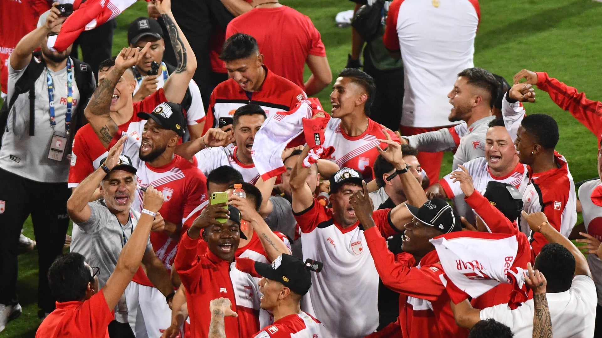 Santa Fe sufriría una dura baja para la Libertadores 2026 - VizzorImage