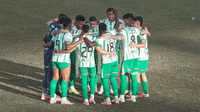 Jugadores de Nacional reunidos previo a un partido