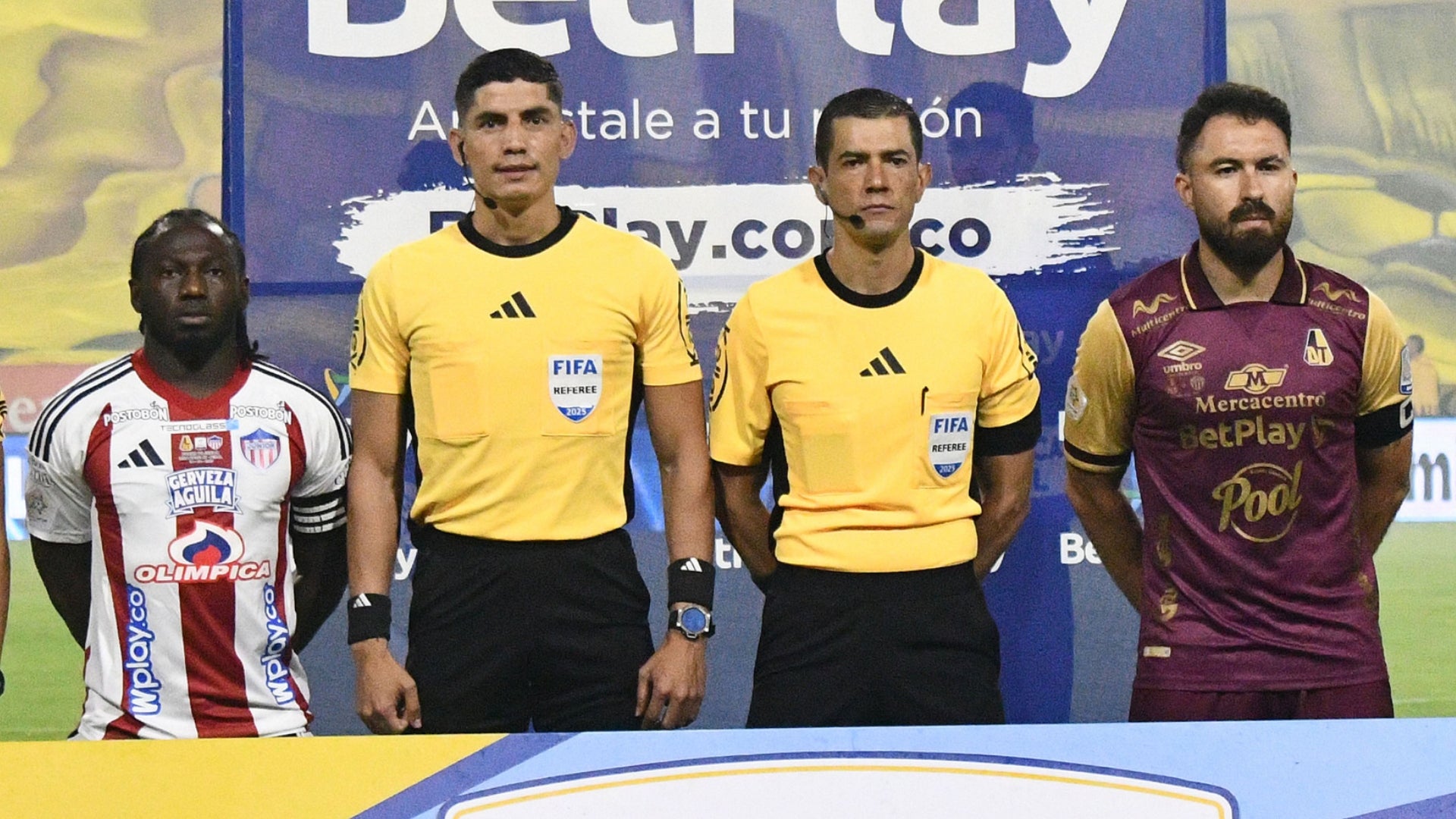 Andres Rojas, arbitro de la final Tolima vs Junior - VizzorImage