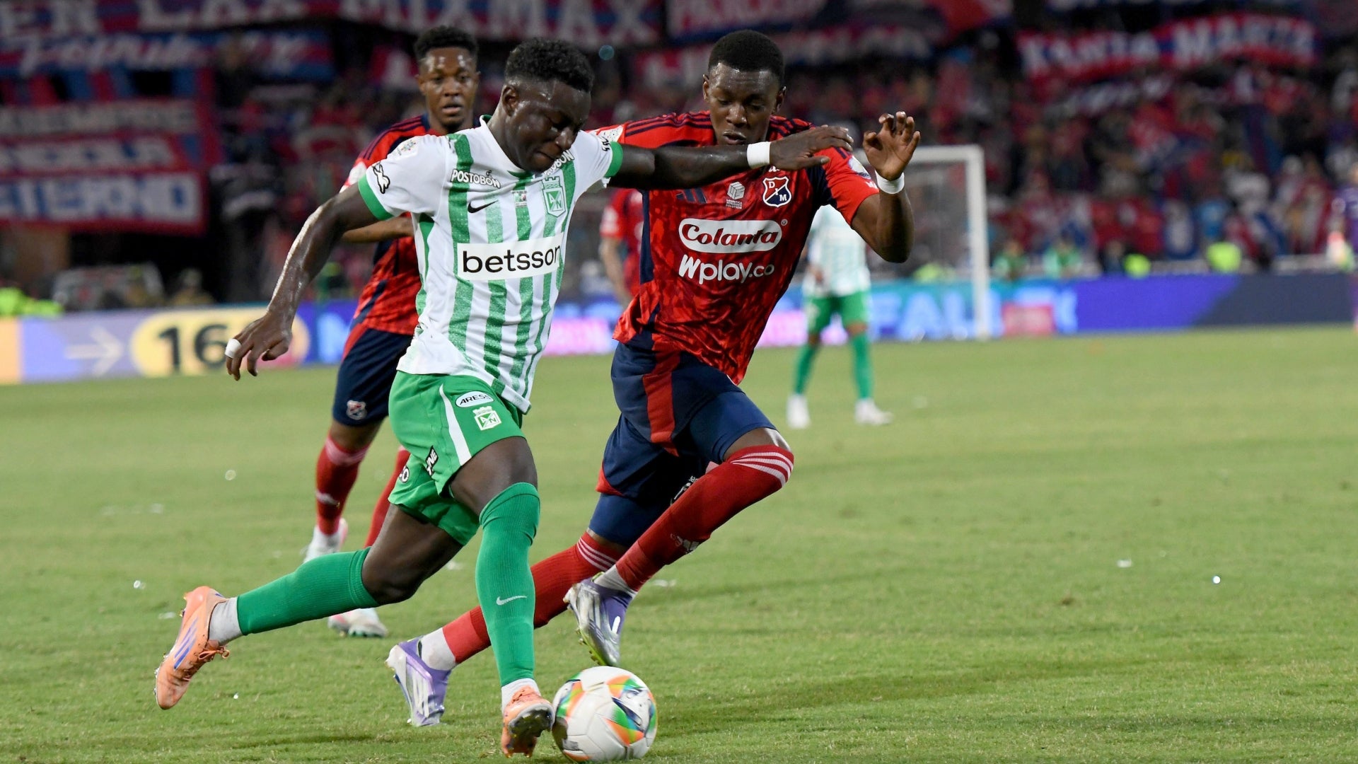 Nacional y Medellin recibieron sanciones tras la final de Copa BetPlay - VizzorImage