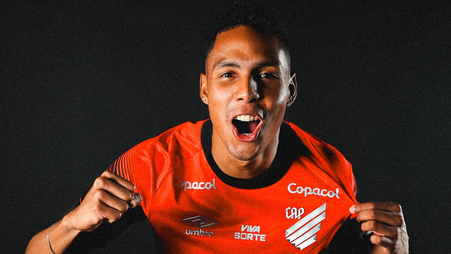 Alejandro García firmó con Athletico Paranaense - @AthleticoPR