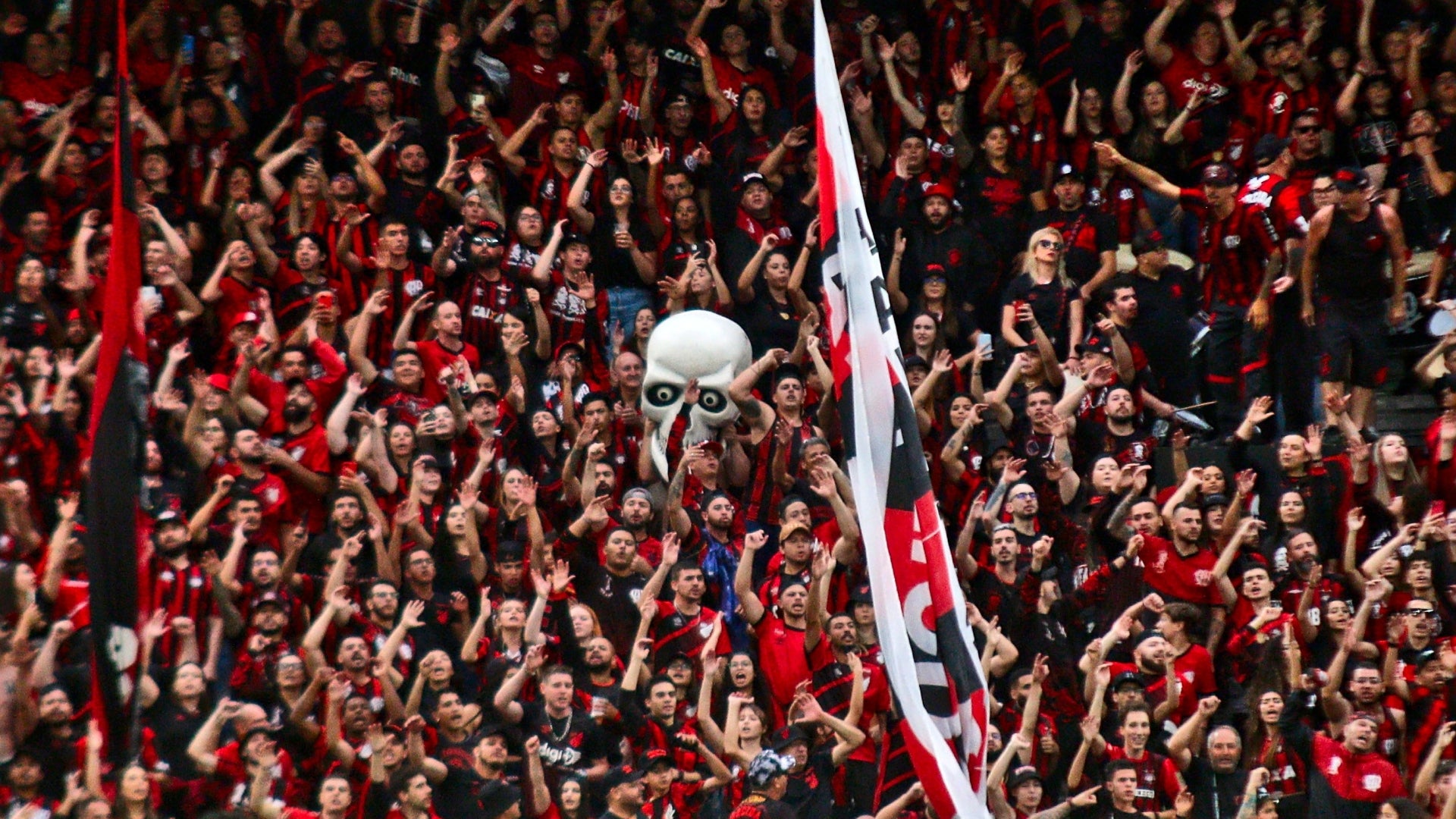 Hinchas de Athletico Paranaense en Brasil - AFP