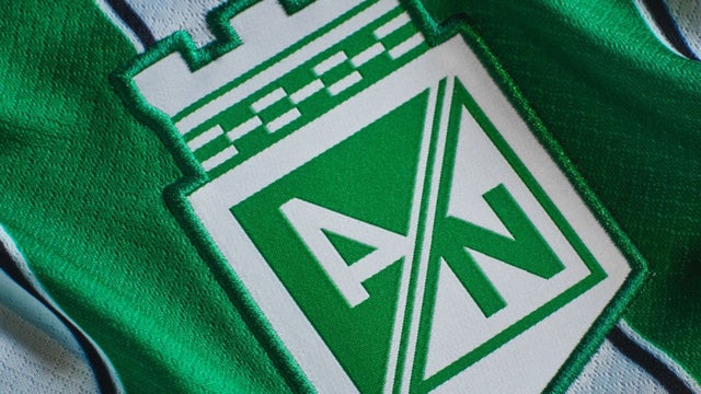 Escudo Atlético Nacional - @nacionaloficial