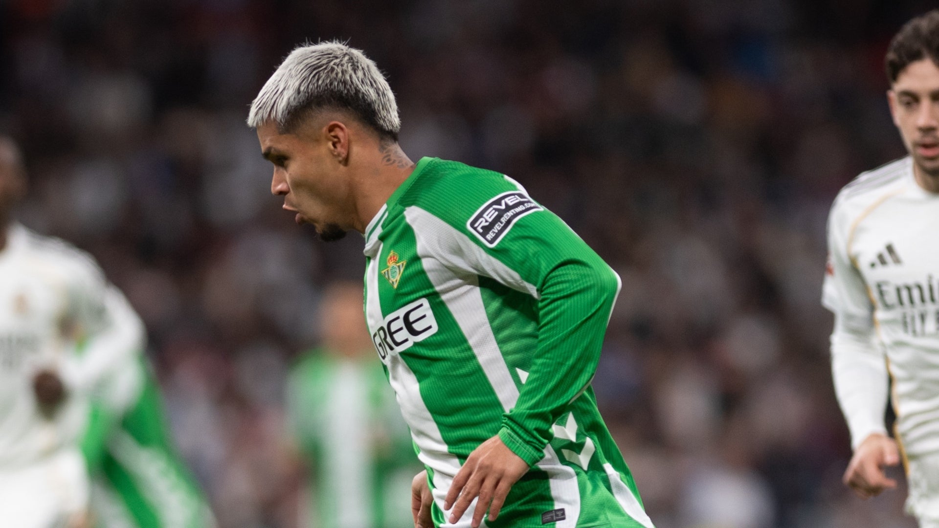 Cucho Hernandez marco golazo en Real Madrid vs. Betis - @RealBetis