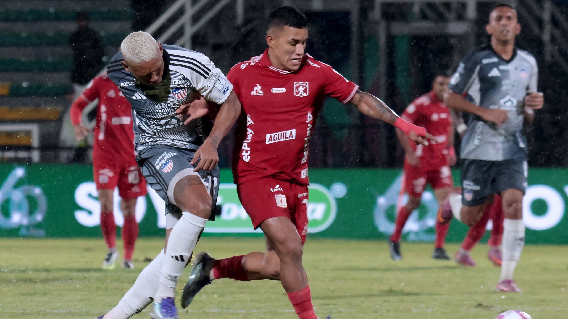 América y Junior se han movido en el mercado de fichajes 2026 - VizzorImage