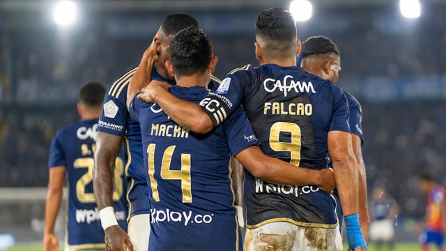 Falcao, junto a Mackalister