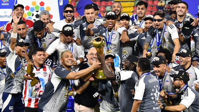 Junior anuncia a Luis Muriel