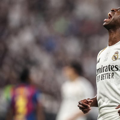 Barcelona se salvó del tercer gol de Real Madrid