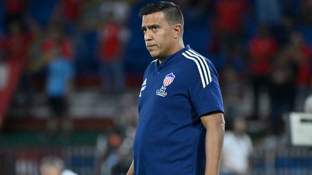 César Farías tendría nuevo equipo en el exterior