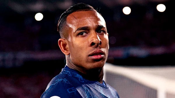 Sebastián Villa analizaría ofertas de Arabia Saudita y Brasil