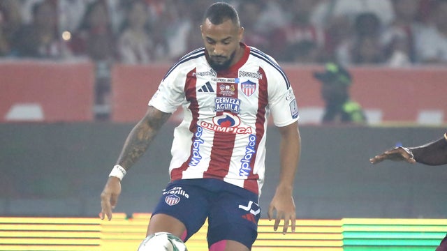 Lucas Monzón, defensor de Junior