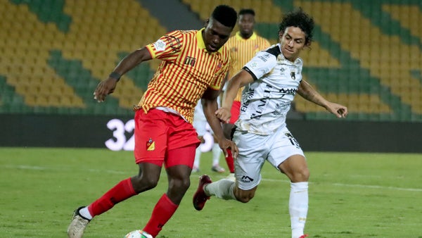 Mira los audios del VAR sobre el penal a favor de Llaneros ante Pereira