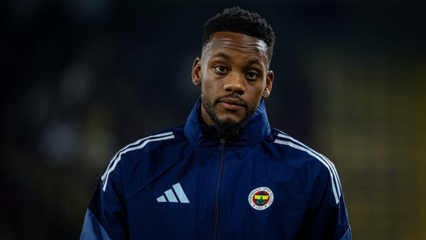 Jhon Durán protagonizó un momento de tensión ante Aston Villa