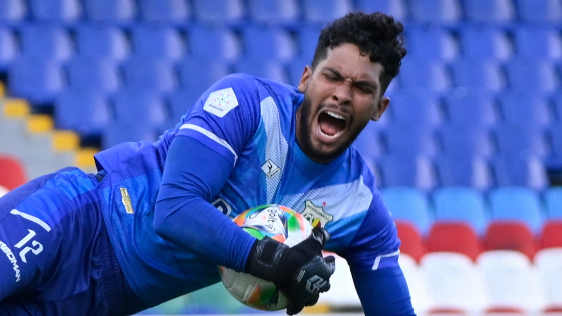 Sergio Pabon salvó a Quindio del gol de Boca - VizzorImage