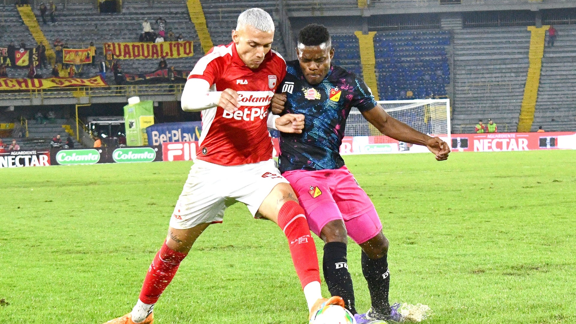 Santa Fe y Pereira firmaron un empate con golazos en Bogotá - VizzorImage