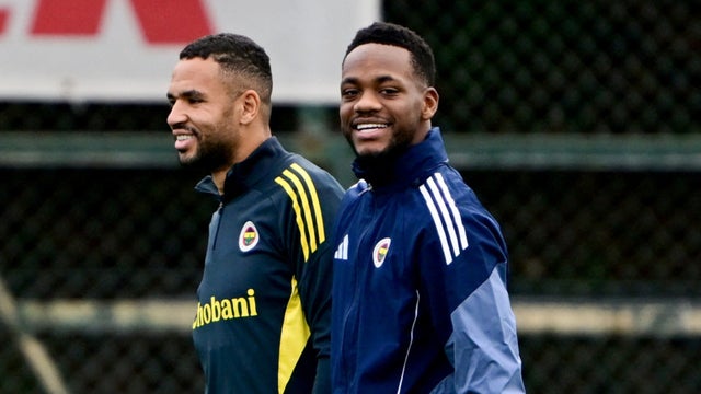 Jhon Durán y Youssef En-Nesyri en Fenerbahce, jugarán play-offs de Europa League - AFP