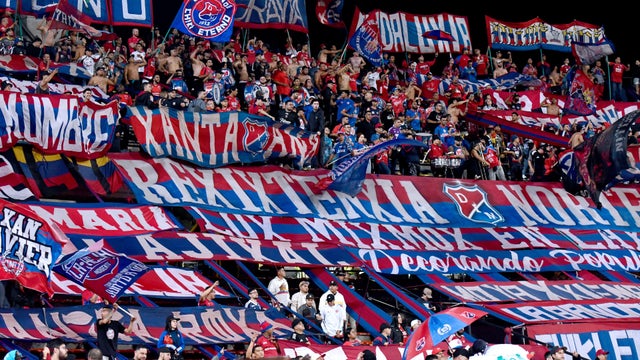 Barra de hinchas de Independiente Medellin - VizzorImage