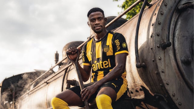 Luis Miguel Angulo fue presentado como fichaje de Peñarol - @OficialCAP