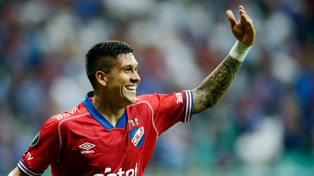 Julián Millán tendría 3 pretendientes en el mercado