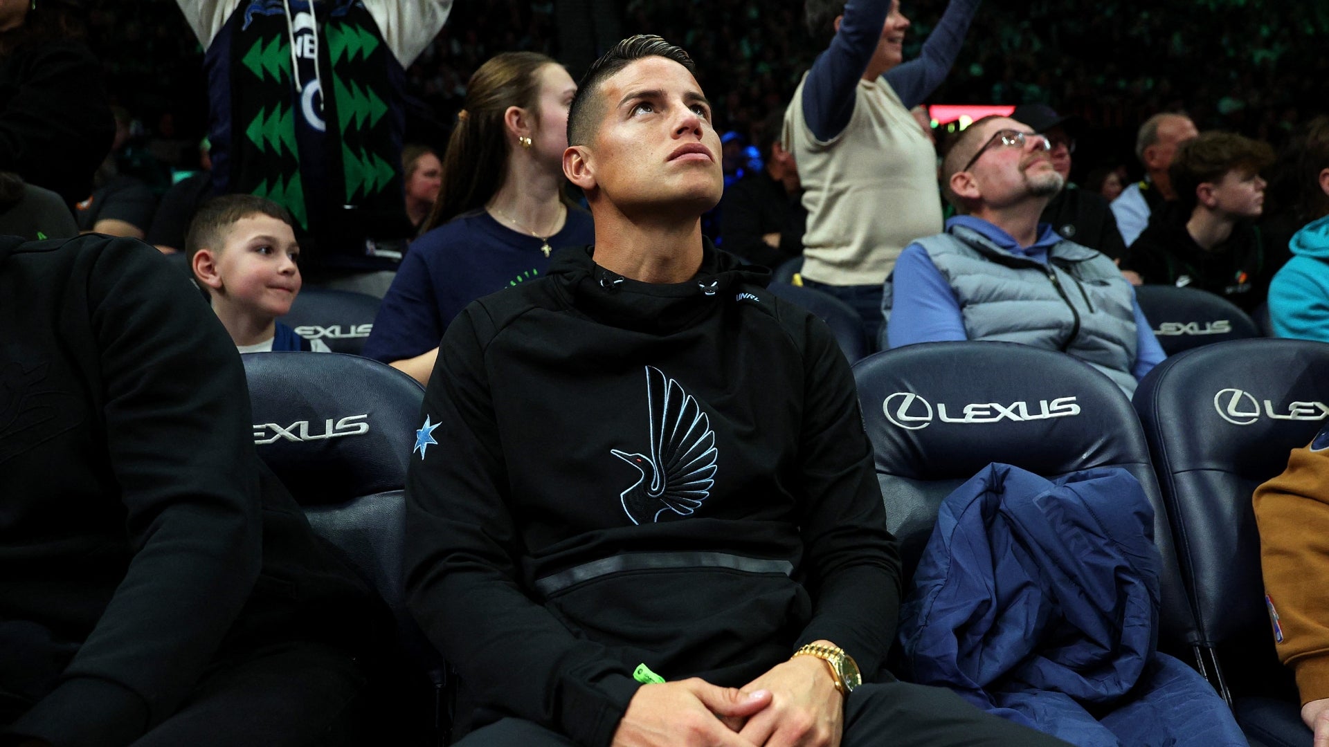 James Rodríguez recibe homenaje en la NBA