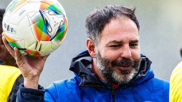 DT de Deportivo Pasto protagonizó tenso cruce con periodista DT de Deportivo Pasto protagonizó tenso cruce con periodista