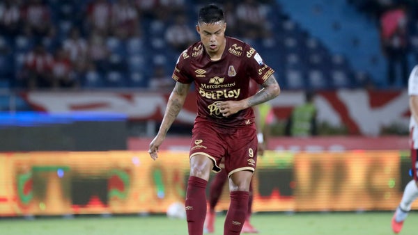 El travesaño le negó a Tolima un gol clave ante Pasto
