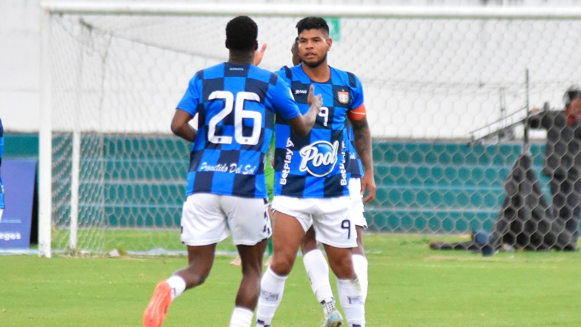 Jairo Molina será baja en Boyacá Chicó tras ver roja vs. Jaguares - VizzorImage