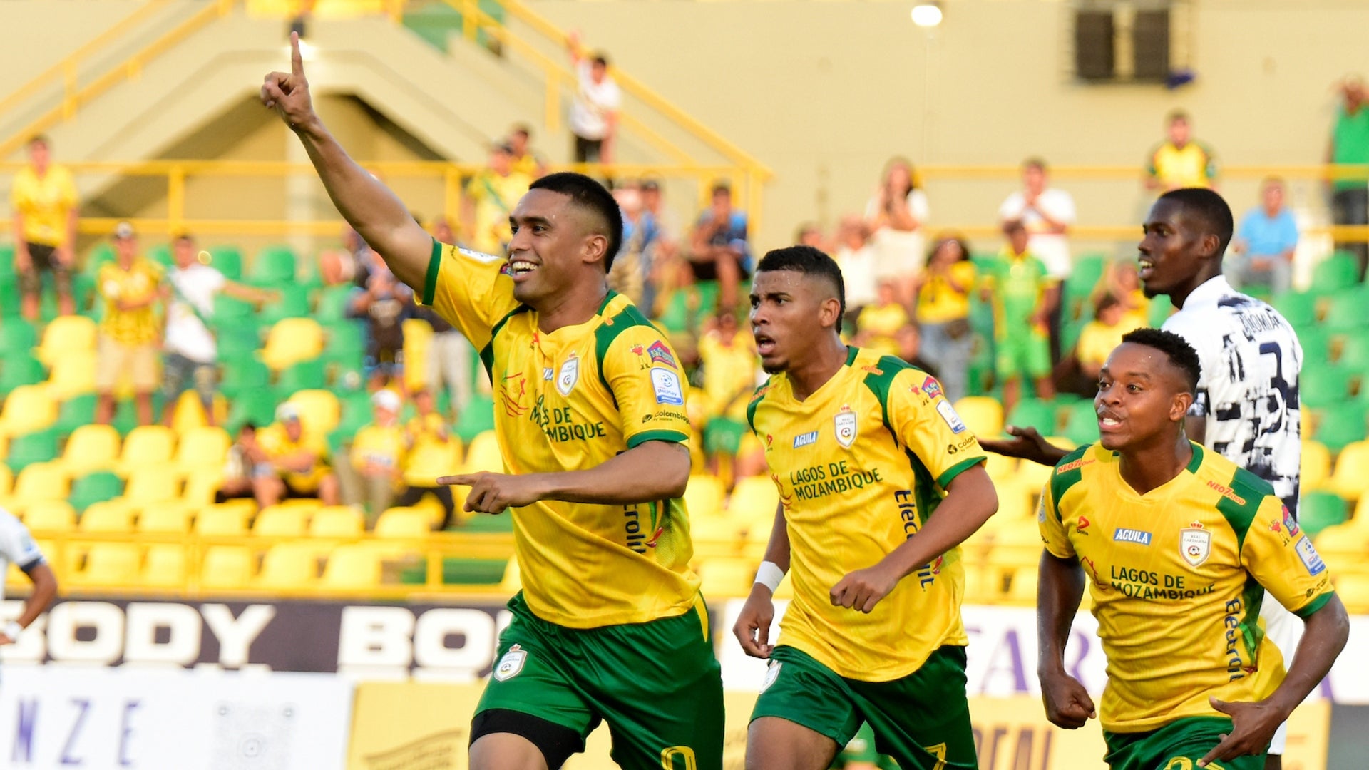 Mauro Manotas le dio al victoria a Real Cartagena con cuatro goles - VizzorImage